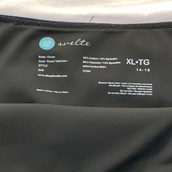 Denim pencil skirt with front kick pleat and back pockets - Picture 3 of 3